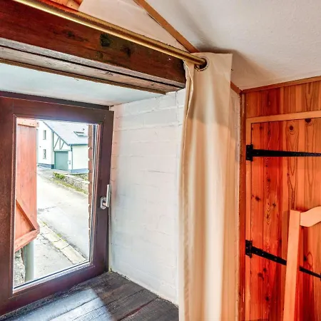 Holiday home Quaint In Ponts Near Forest Trois-Ponts